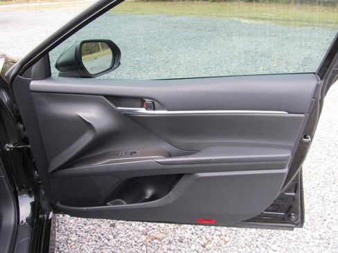 Used 2023 Toyota Camry LE image 38