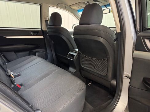 Used 2010 Subaru Outback 2.5i Premium AWD/4WD image 21