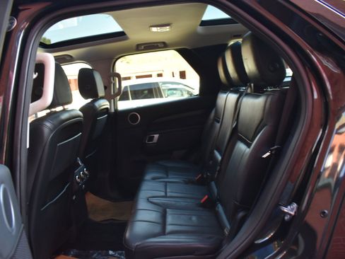 Used 2017 Land Rover Discovery HSE image 14