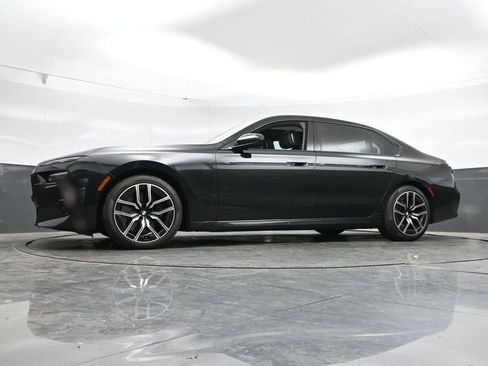 Used 2024 BMW 760i xDrive w/ Executive Package AWD/4WD image 43