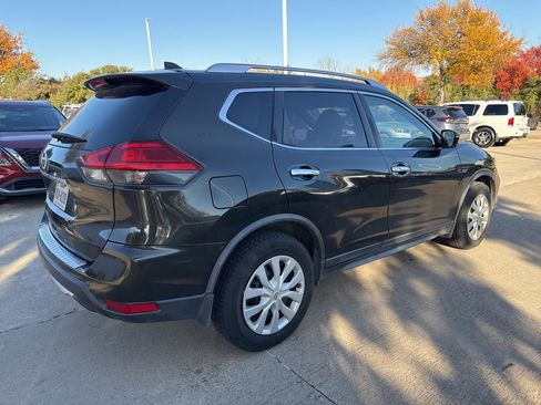 Used 2017 Nissan Rogue S w/ S Appearance Package image 3