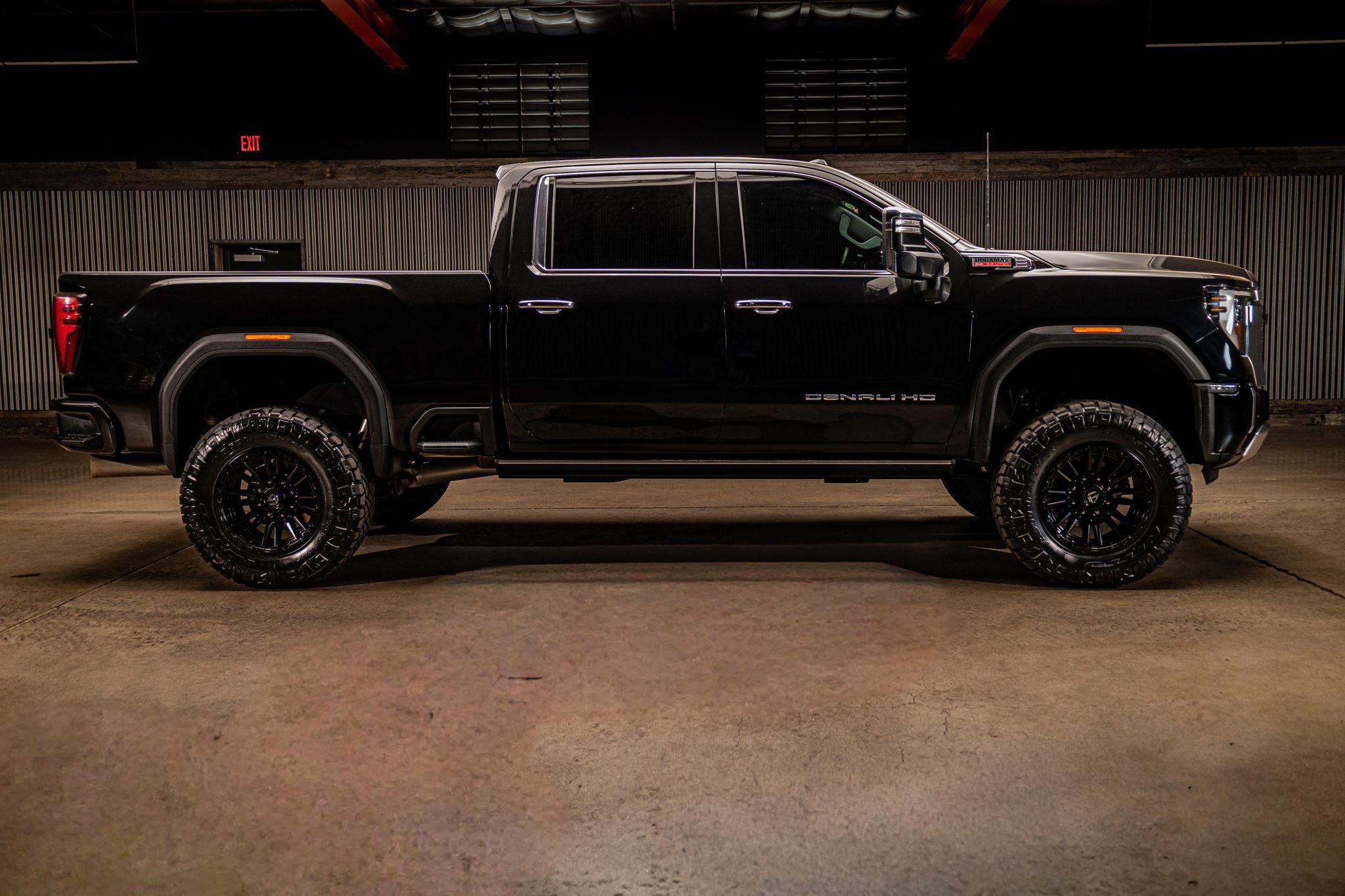 Used 2026 GMC Sierra 3500 Denali w/ Denali Reserve Package AWD/4WD image 11