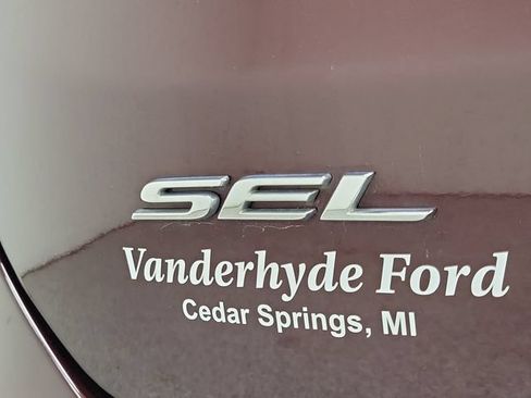 Certified 2024 Ford Edge SEL AWD/4WD image 6