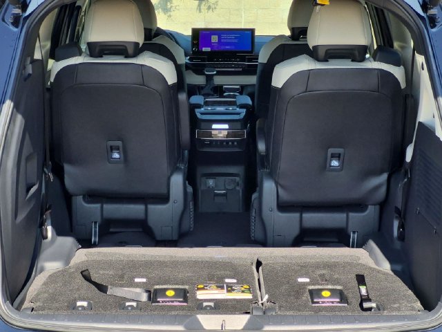 New 2026 Toyota Sienna Platinum AWD/4WD image 25