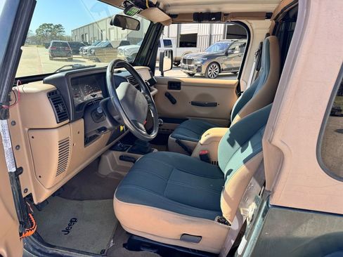 Used 2002 Jeep Wrangler Sahara image 8