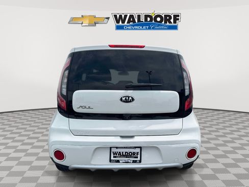 Used 2018 Kia Soul + FWD image 5