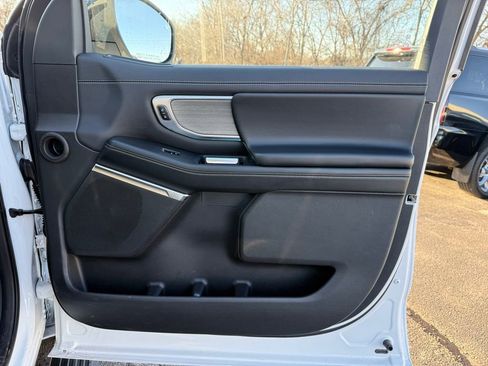 Used 2025 Ford Expedition Max Platinum image 17