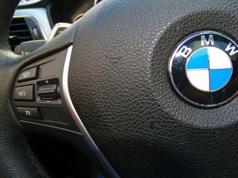 Used 2017 BMW 330i xDrive Sedan image 21