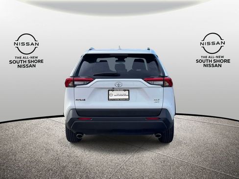 Used 2024 Toyota RAV4 XLE AWD/4WD image 7
