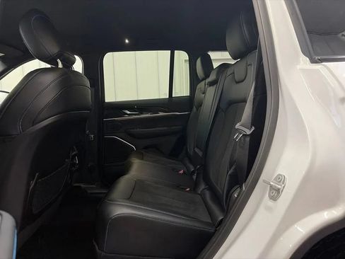 Used 2022 Jeep Grand Cherokee Trailhawk AWD/4WD image 14