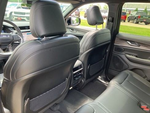 New 2026 Jeep Grand Cherokee Limited w/ Limited Altitude Package AWD/4WD image 23