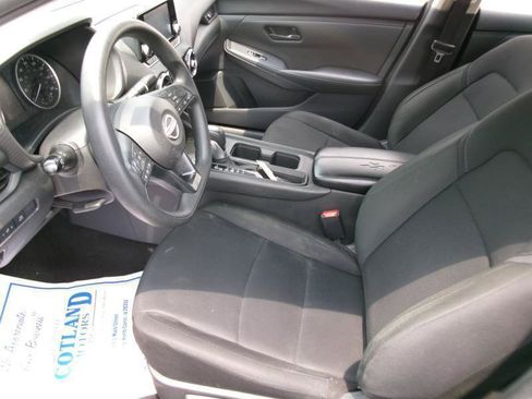Used 2025 Nissan Sentra S FWD image 13