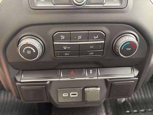 Used 2021 Chevrolet Silverado 1500 W/T AWD/4WD image 17