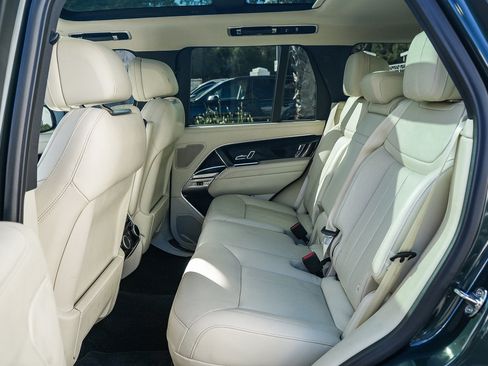 Certified 2025 Land Rover Range Rover SE image 20