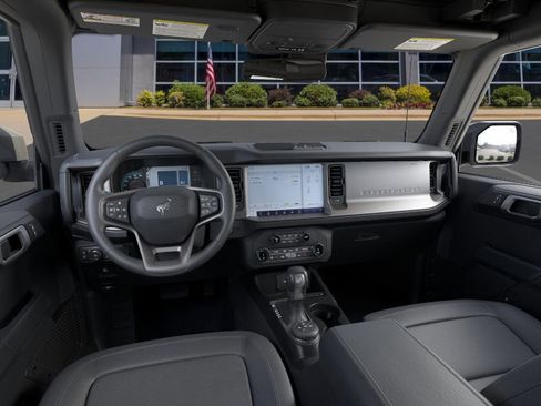 New 2025 Ford Bronco Outer Banks image 9