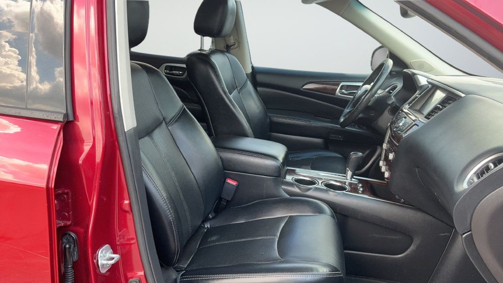 Used 2015 Nissan Pathfinder Platinum FWD image 21