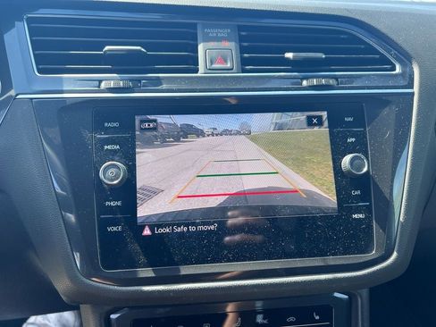 Used 2022 Volkswagen Tiguan SEL R-Line AWD/4WD image 22