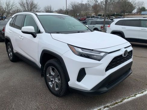 Used 2024 Toyota RAV4 XLE w/ Convenience Package image 7