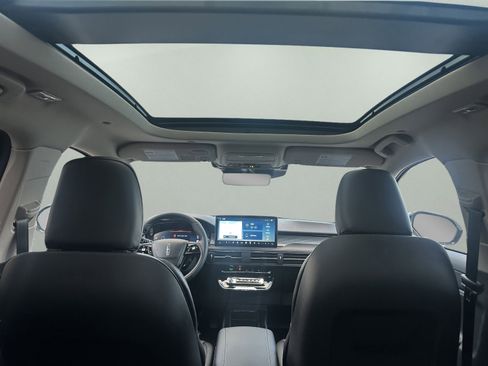 New 2026 Lincoln Corsair Premiere image 17