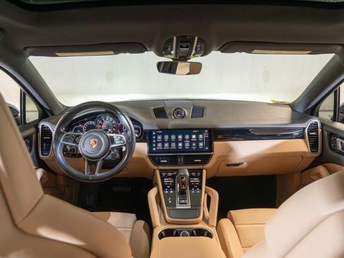 Certified 2023 Porsche Cayenne Coupe AWD/4WD image 22