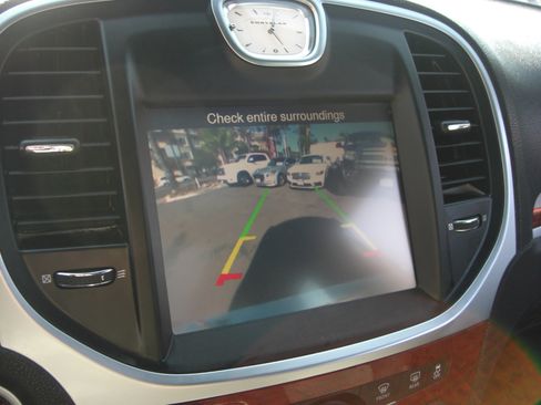 Used 2014 Chrysler 300 image 23