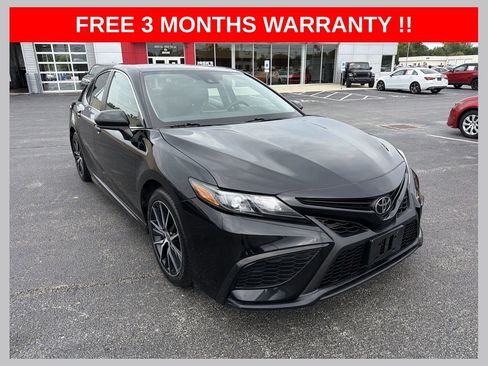 Used 2021 Toyota Camry SE FWD image 1