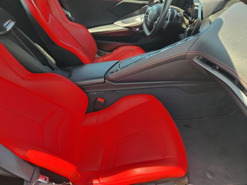 Used 2021 Chevrolet Corvette Stingray Convertible w/ 1LT RWD image 14