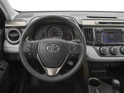Used 2014 Toyota RAV4 LE FWD image 6