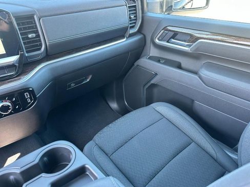 Used 2026 GMC Sierra 2500 SLE w/ SLE Value Package; image 15