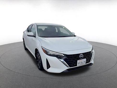 Used 2025 Nissan Sentra SV image 3