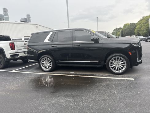 Used 2023 Cadillac Escalade Premium Luxury AWD/4WD image 10