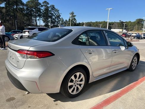 Used 2025 Toyota Corolla LE image 4