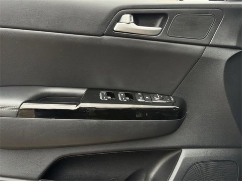 Used 2022 Kia Sportage EX image 26