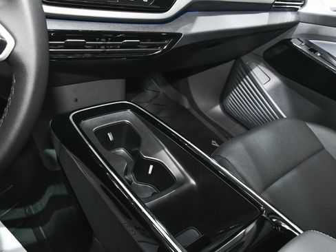 Used 2023 Volkswagen ID.4 Pro S Plus image 39