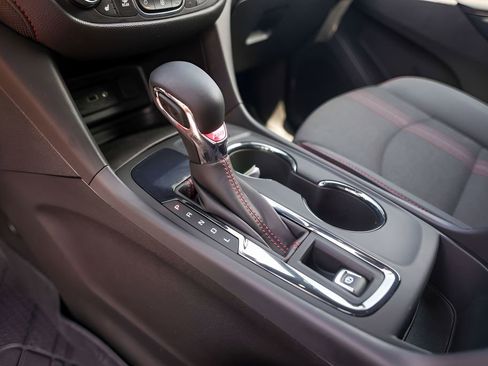 Used 2024 Chevrolet Equinox RS w/ LPO, Floor Liner Package FWD image 19