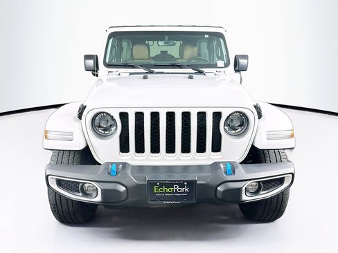 Used 2023 Jeep Wrangler Unlimited Sahara w/ Cold Weather Group AWD/4WD image 2