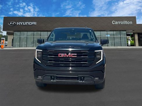Used 2022 GMC Sierra 1500 Elevation image 2