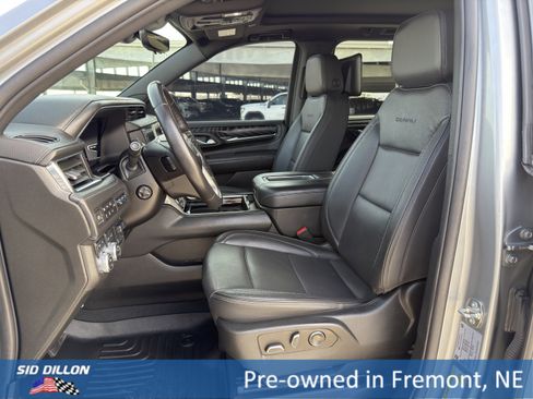 Used 2023 GMC Yukon XL Denali w/ Denali Reserve Package image 18