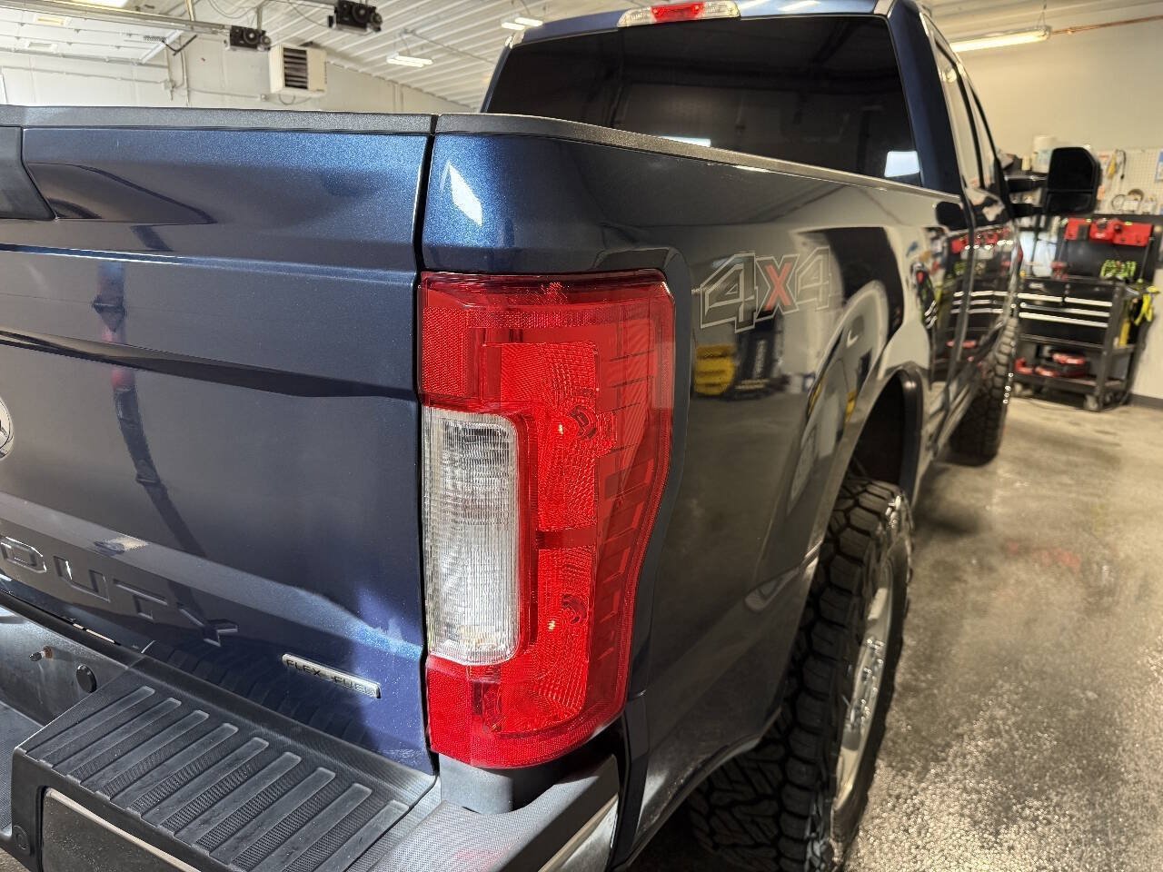 Used 2017 Ford F250 XLT w/ XLT Premium Package AWD/4WD image 5