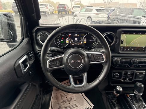 Used 2022 Jeep Wrangler Unlimited Sahara image 19