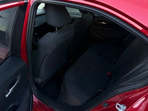 Used 2021 Toyota Corolla LE image 9