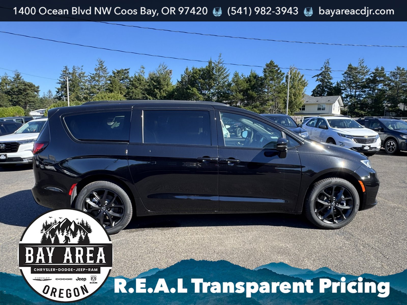 New 2026 Chrysler Pacifica Select AWD/4WD image 4