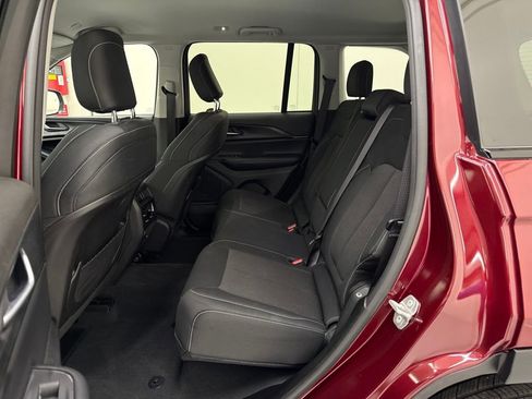 Used 2023 Jeep Grand Cherokee Laredo w/ Luxury Tech Group I image 23