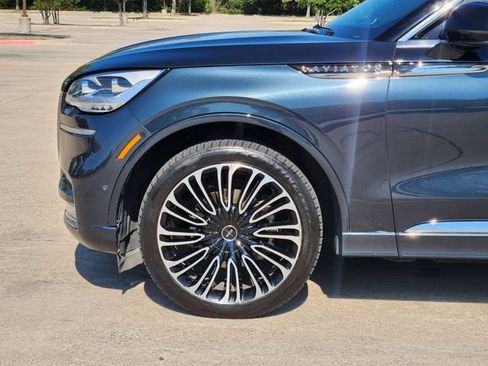Used 2023 Lincoln Aviator Black Label w/ Class IV Trailer Tow Package AWD/4WD image 8