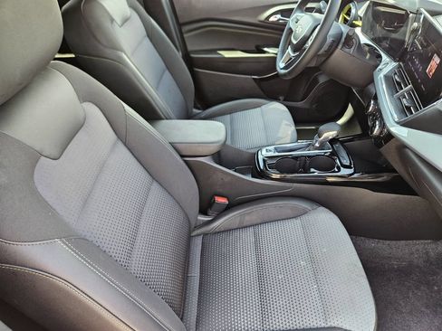 Used 2025 Chevrolet Trax LT w/ Driver Confidence Package FWD image 15