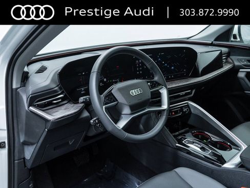 Used 2025 Audi Q5 Premium w/ Convenience Package image 14