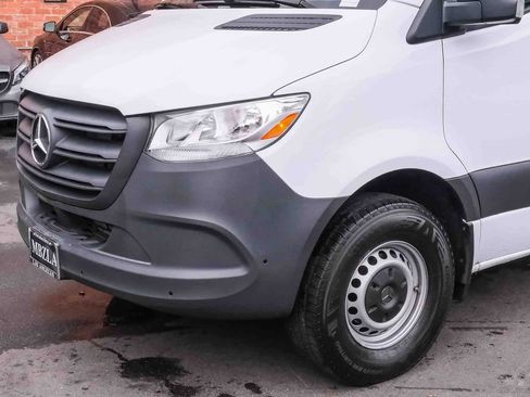Used 2024 Mercedes-Benz Sprinter 2500 image 12