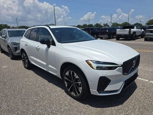 Used 2026 Volvo XC60 B5 Plus AWD/4WD image 3