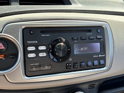 Used 2012 Toyota Yaris LE FWD image 12