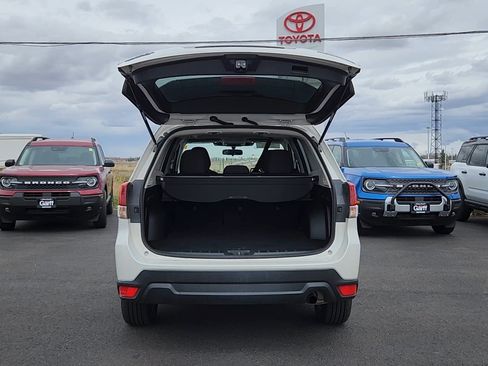 Used 2022 Subaru Forester Premium AWD/4WD image 19